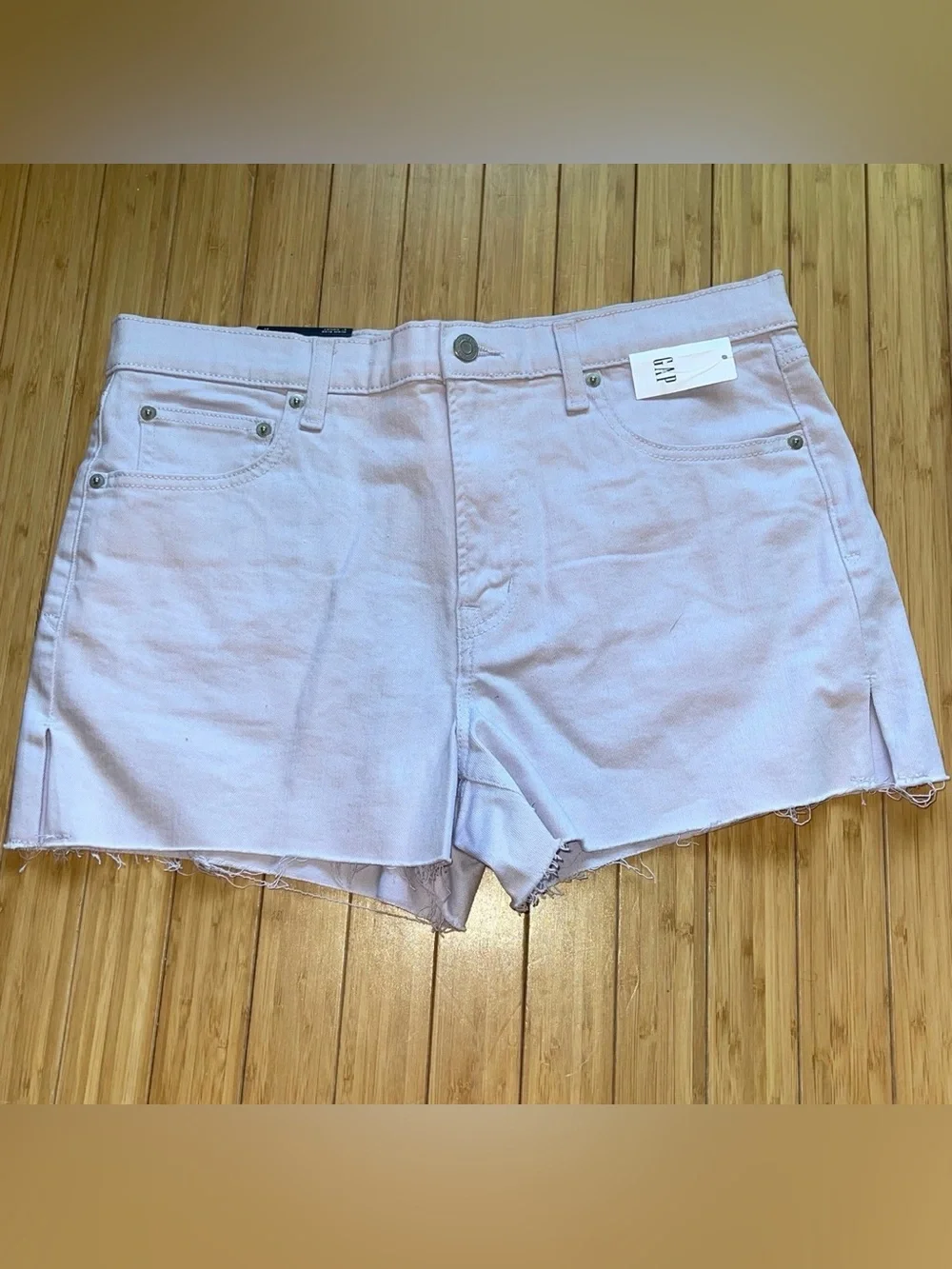 GAP High Rise 3 Inch Short